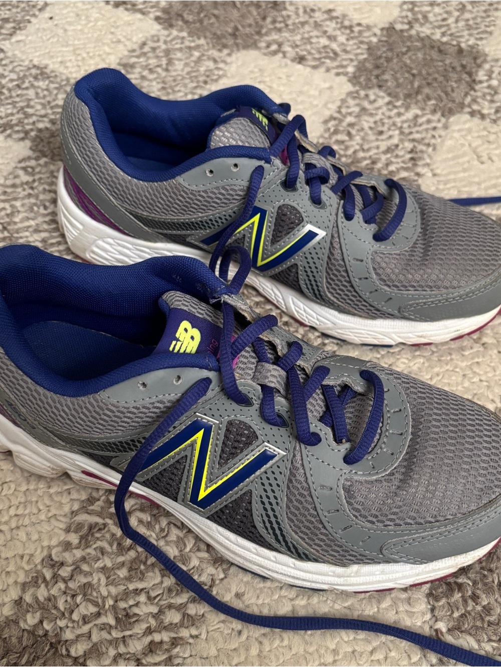 New Balance Women's Gray and Blue Athletic Sneakers with Yellow Logo
